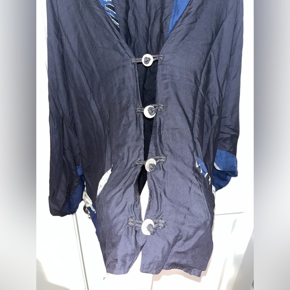 Brand Resort Wear Totem Faced Abstract Boho Cardigan w/ Metal Fastens - Size OS - Picture 8 of 16